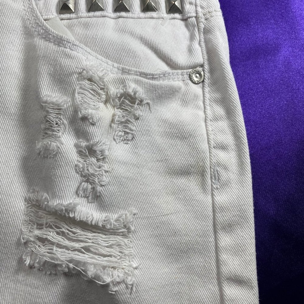 📌Almost Famous Ripped Mini Skirt - Picture 3 of 8